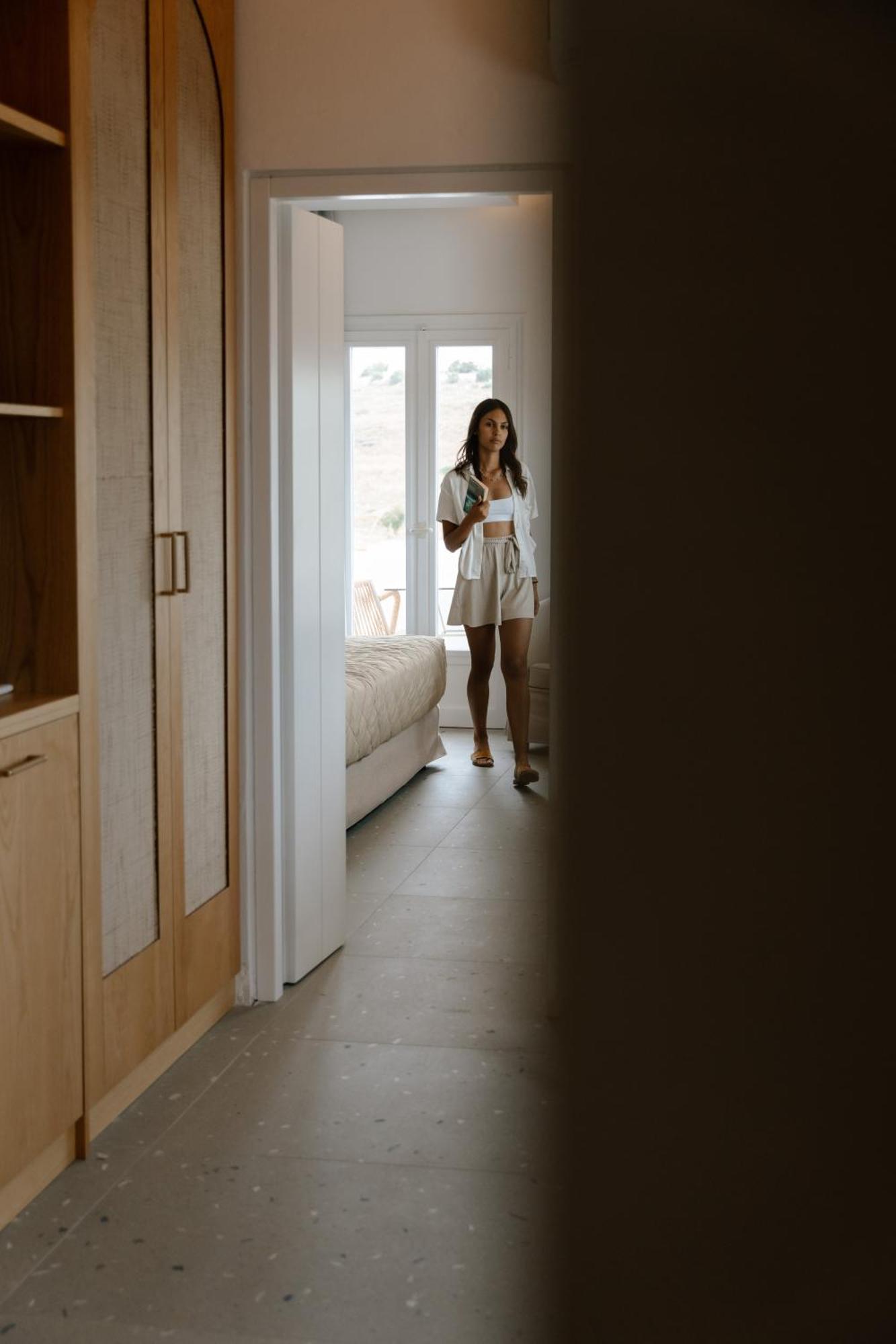 Pnoi Hotel Logaras Ngoại thất bức ảnh