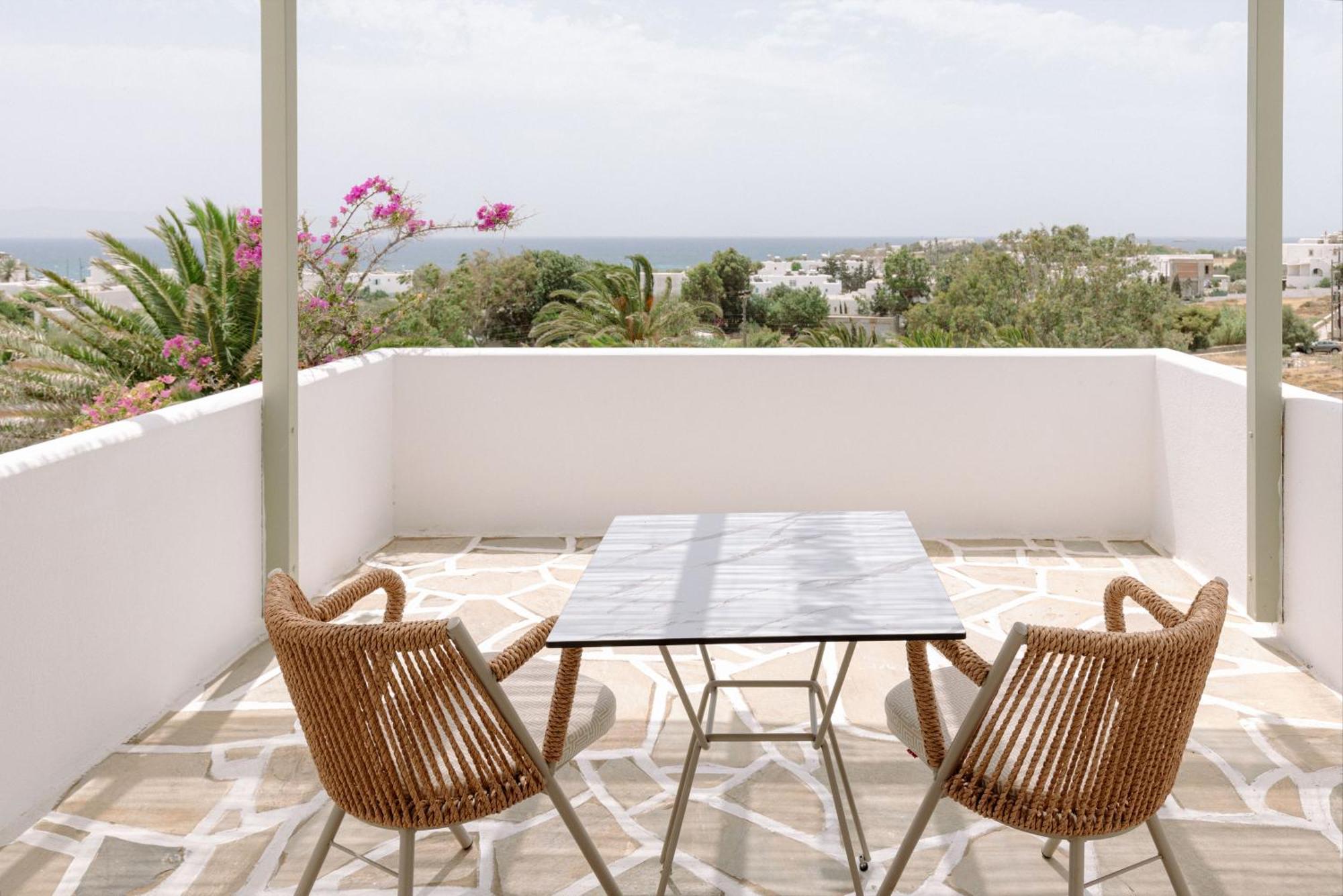 Pnoi Hotel Logaras Ngoại thất bức ảnh