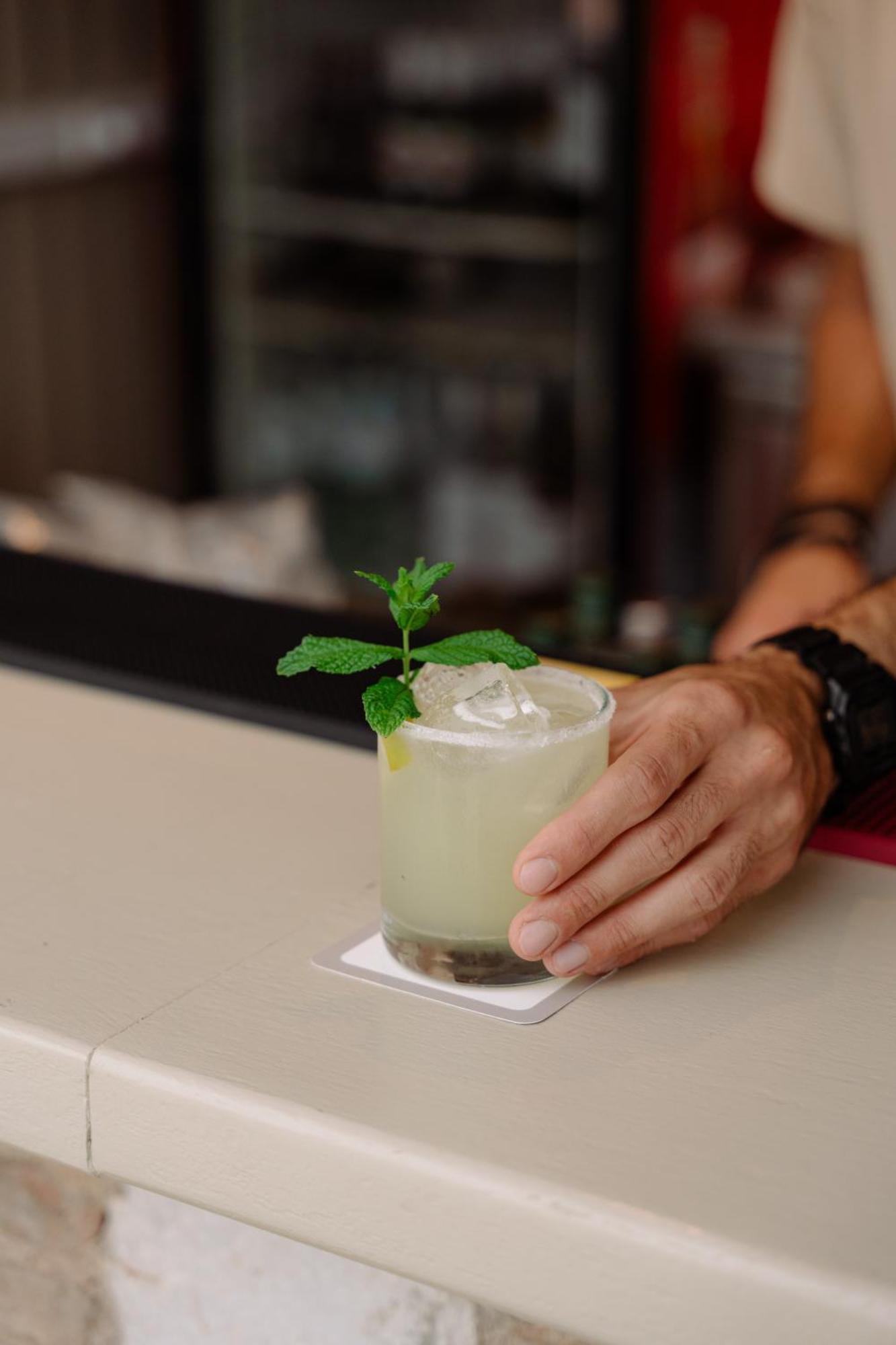 Pnoi Hotel Logaras Ngoại thất bức ảnh