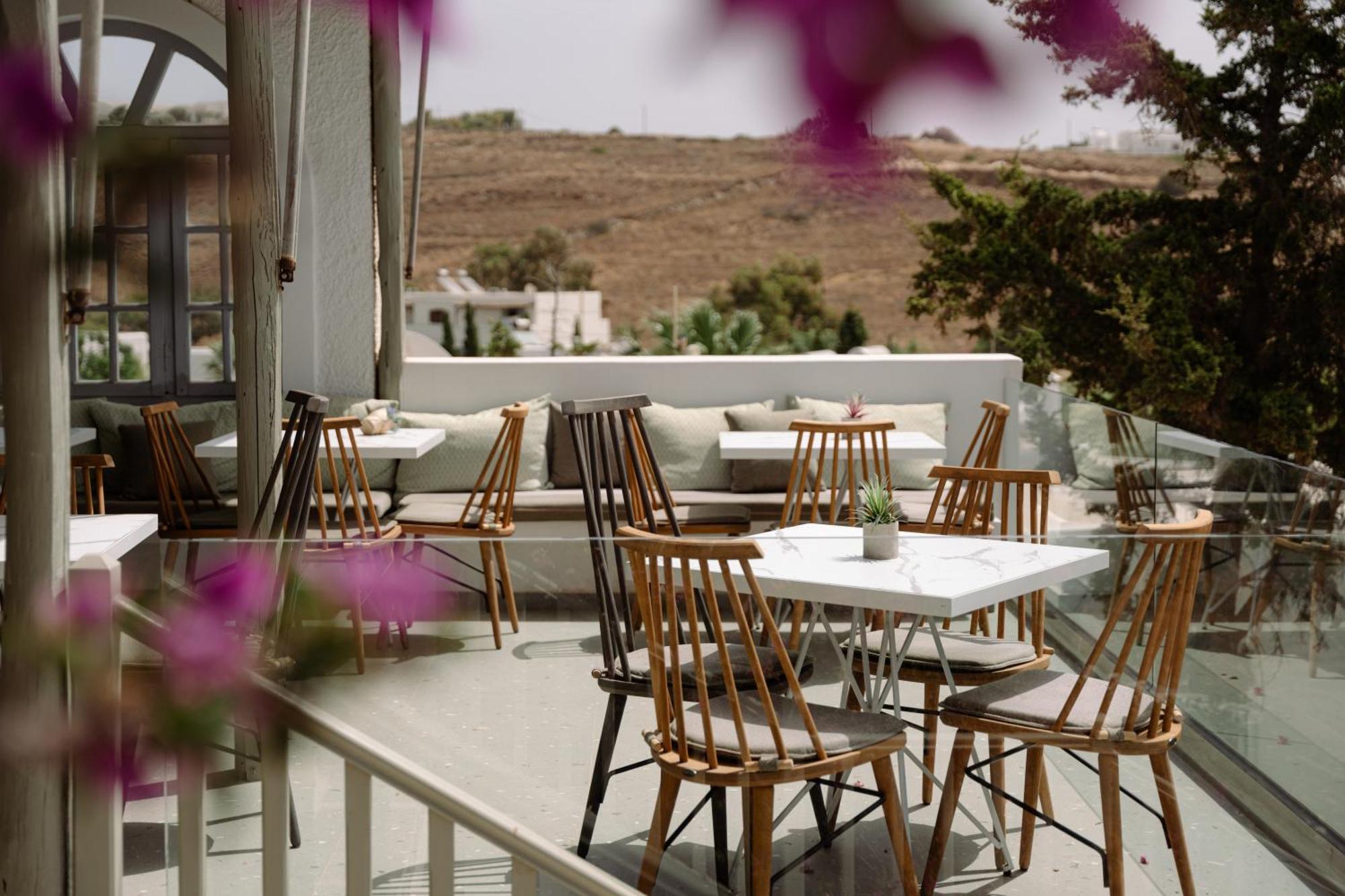 Pnoi Hotel Logaras Ngoại thất bức ảnh