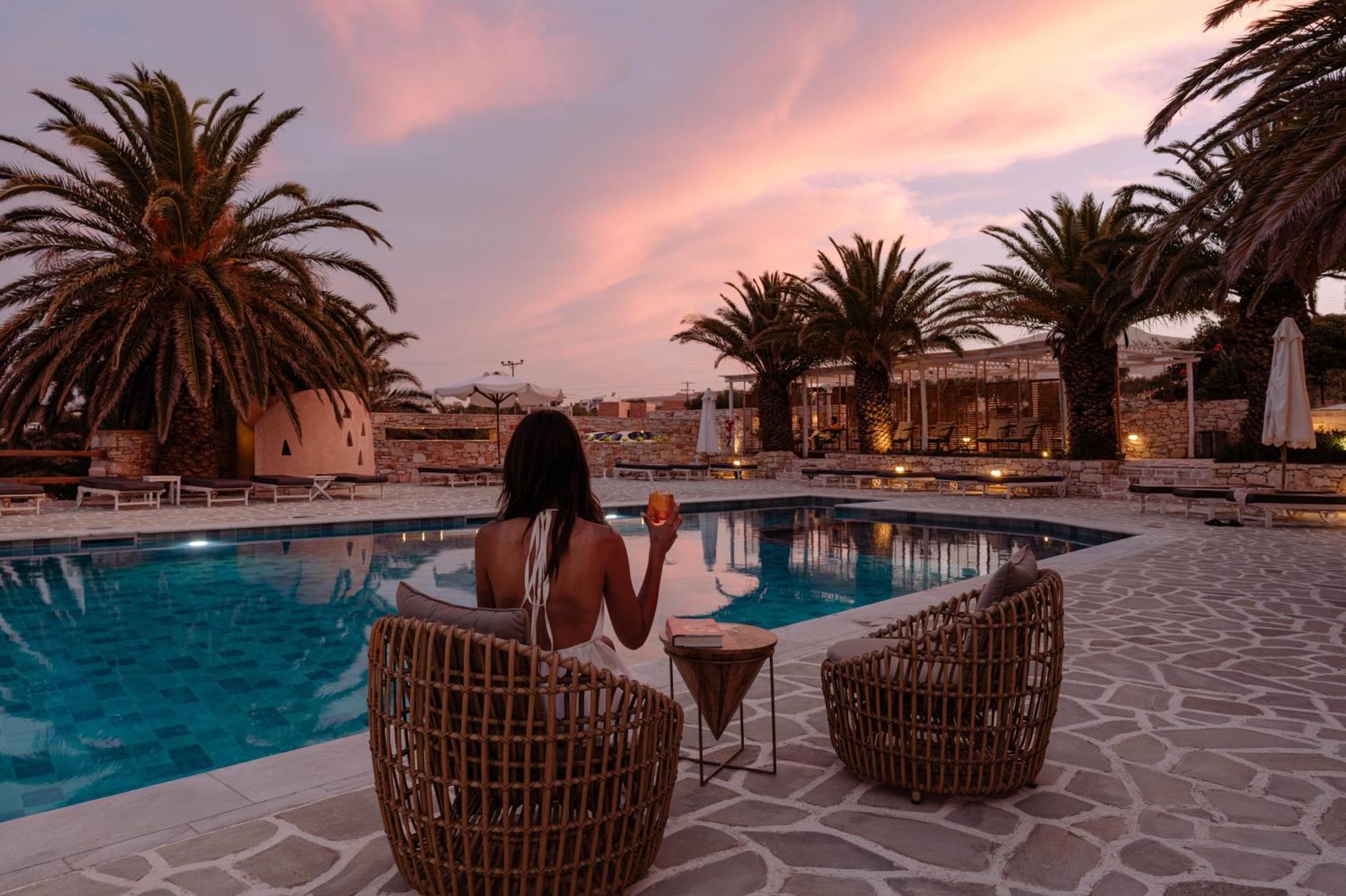 Pnoi Hotel Logaras Ngoại thất bức ảnh