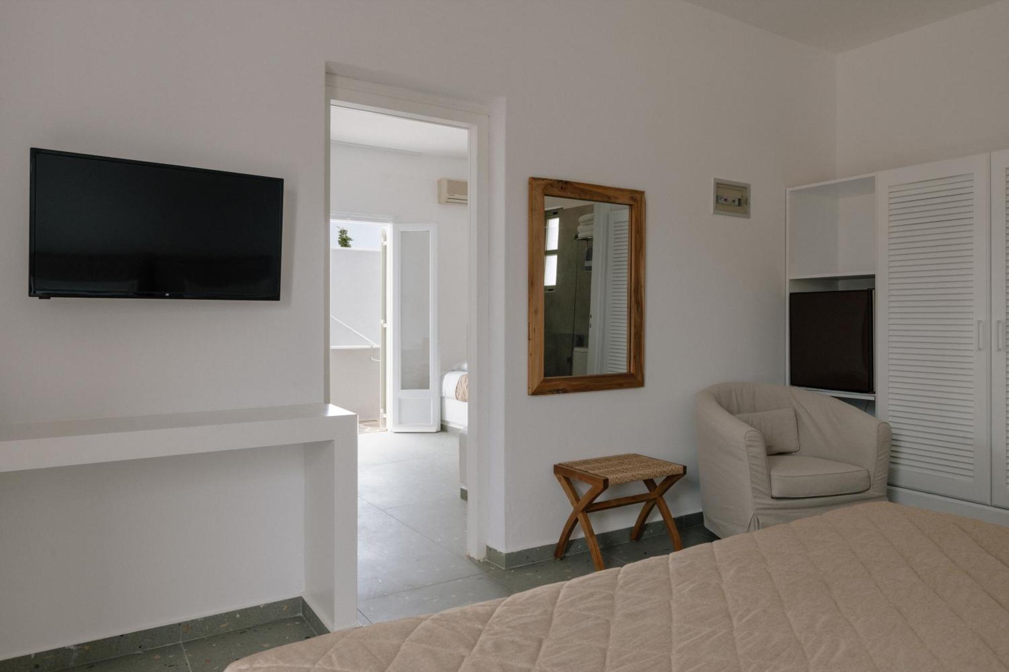 Pnoi Hotel Logaras Ngoại thất bức ảnh